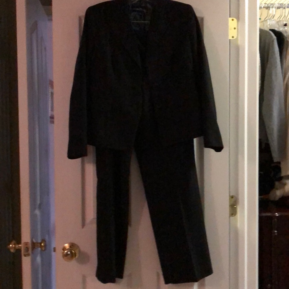 Evan Picone Business suit.